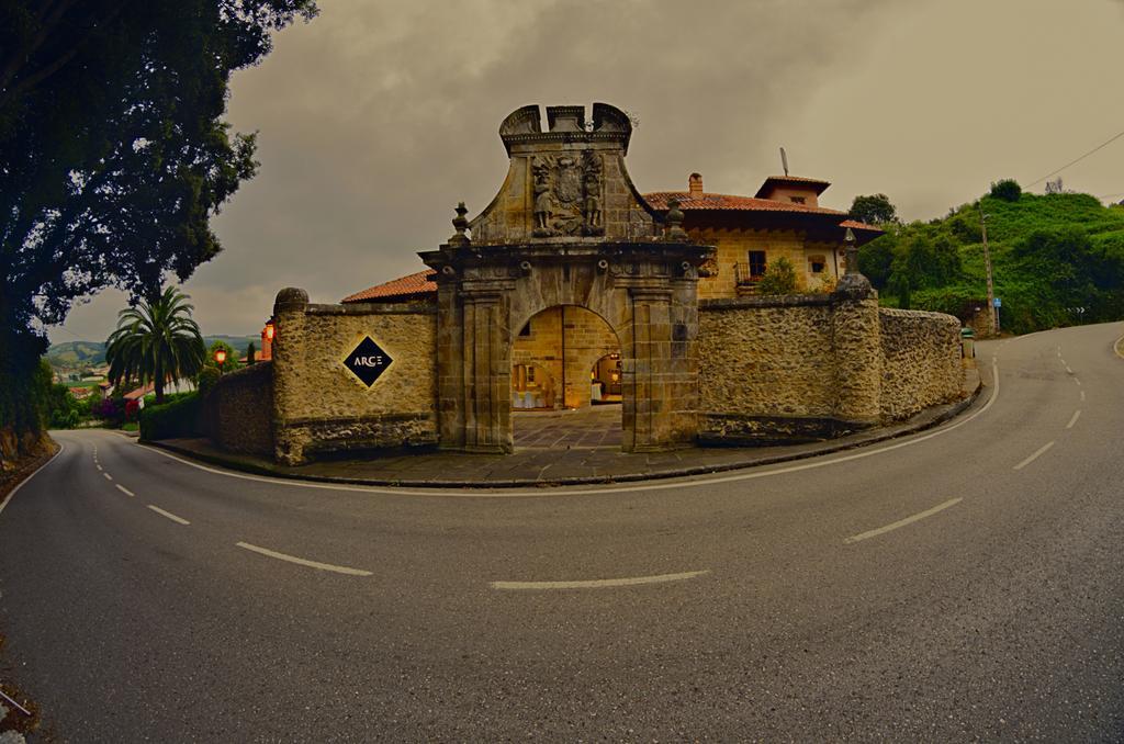Palacio de Arce Exterior foto