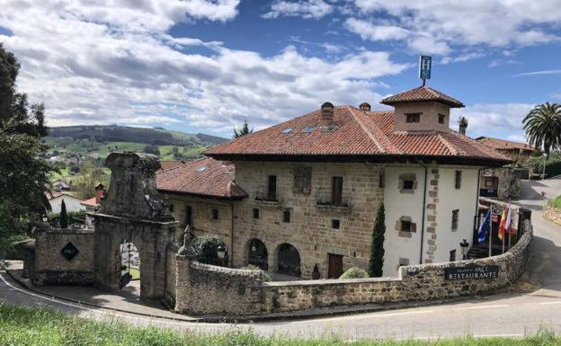 Palacio de Arce Exterior foto